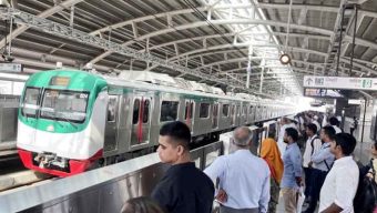 যান্ত্রিক ত্রুটির কারণে মেট্রোরেল চলাচল বন্ধ