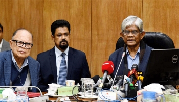 এত কম ট্যাক্স দিয়ে কীভাবে চান যে আপনাকে সব কিছু দেব: অর্থ উপদেষ্টা