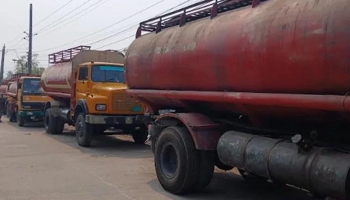 শ্রমিক নেতা গ্রেফতার, জ্বালানি তেল উত্তোলন ও পরিবহন বন্ধ