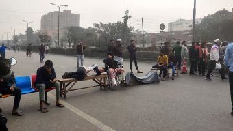 তিন দাবি নিয়ে গণঅভ্যুত্থানে আহতরা সড়কে