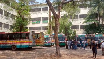 শিক্ষার্থীকে মারধরের অভিযোগ, গাবতলী পরিবহনের ১০ বাস আটক