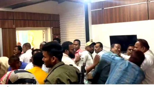 ইউএনও’র রুমে জামায়াত নেতাকে পেঠালো বিএনপি