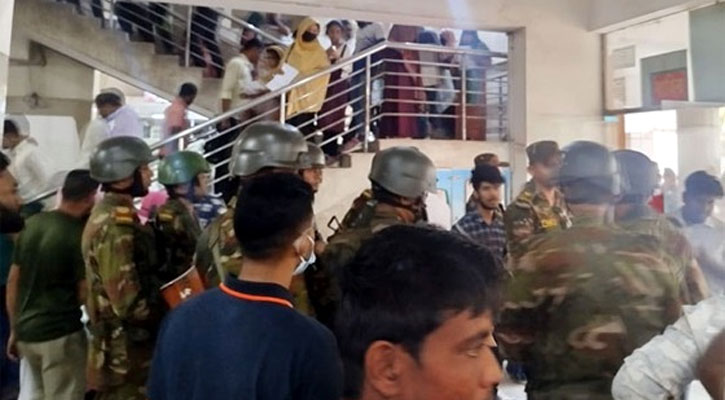 ঢামেকে দালালবিরোধী অভিযানে সেনাবাহিনী