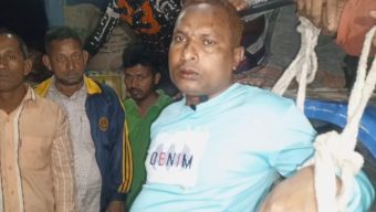 গভীর রাতে সরকারি চাল চুরির সময় স্বেচ্ছাসেবক দলের আহ্বায়ক আটক