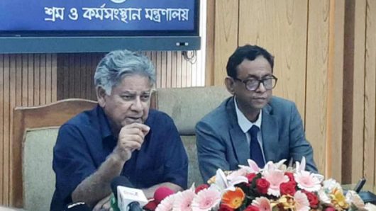 গাড়ি বিক্রি করে শ্রমিকদের পাওনা পরিশোধ!