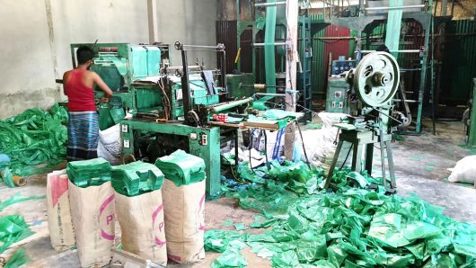 গাজীপুরে অবাধে তৈরি হচ্ছে নিষিদ্ধ পলিথিন