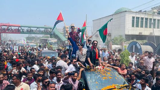 হত্যা মামলায় খালাস পাওয়ায় মুক্তি, শোডাউনে তীব্র যানজট