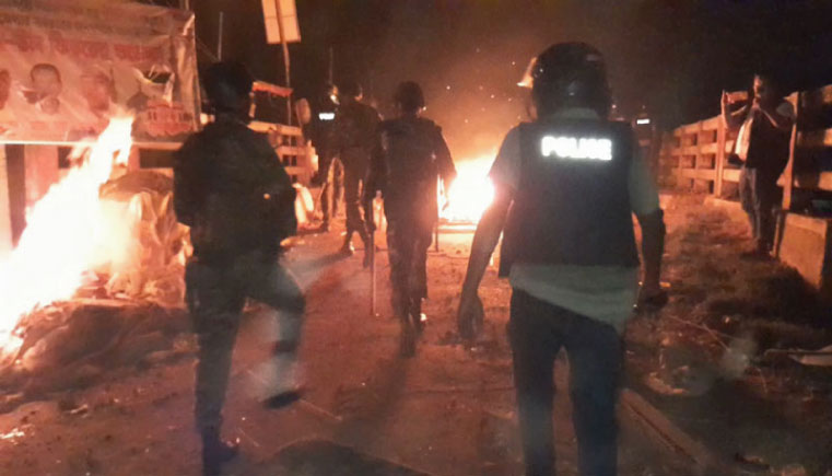 আতশবাজি ফোটানো নিয়ে দুই গ্রামের সংঘর্ষ, পুলিশসহ আহত অর্ধশত