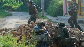 কাশ্মীরে সেনাবাহিনীর বন্দুকযুদ্ধ, নিহত-১