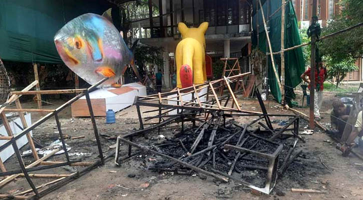 ‘ফ্যাসিস্টের বাদের মুখাকৃতি’ ও ‘শান্তির পায়রা’ পোড়ানোর ঘটনায় মামলা