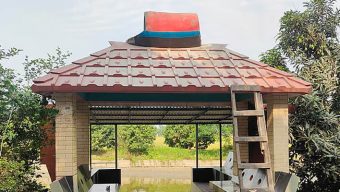 নৌকার প্রতিকৃতি ভেঙে দল ছাড়ার ঘোষণা আ`লীগ নেতার