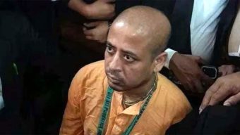 চিন্ময় দাসকে ৪ মামলায় শ্যোন অ্যারেস্টের আদেশ