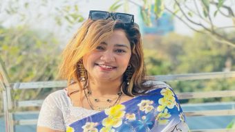 টাকা ছুড়ে ‘সন্ত্রাসী’ স্বামীকে ছাড়িয়ে আনার হুমকি দেয়া তামান্না গ্রেপ্তার