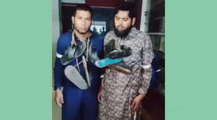 জামায়াতের দুই নেতার গলায় ‘জুতার মালা’