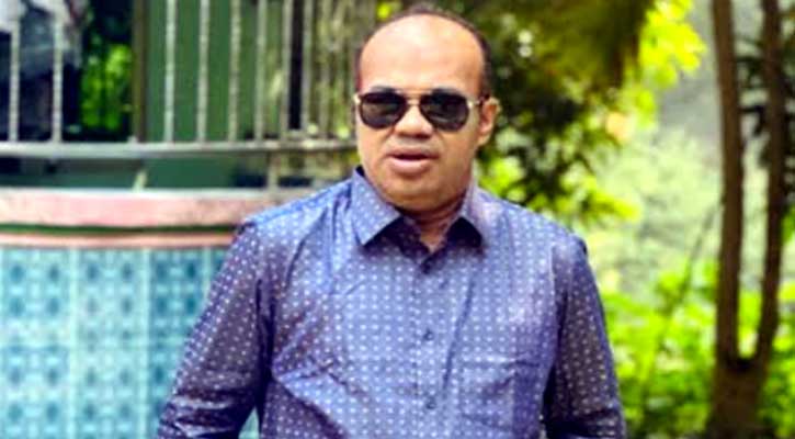 হ্যান্ডকাফসহ আওয়ামী লীগ নেতাকে ছিনিয়ে নিলো জনতা