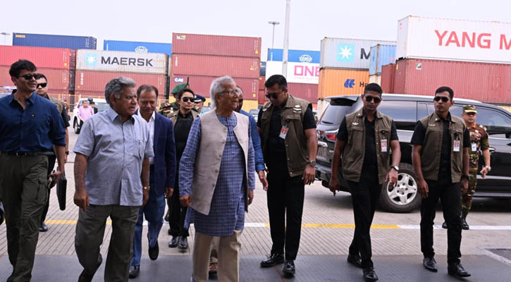 অর্থনৈতিক অগ্রগতিতে চট্টগ্রাম বন্দরই মূল ভরসা: প্রধান উপদেষ্টা