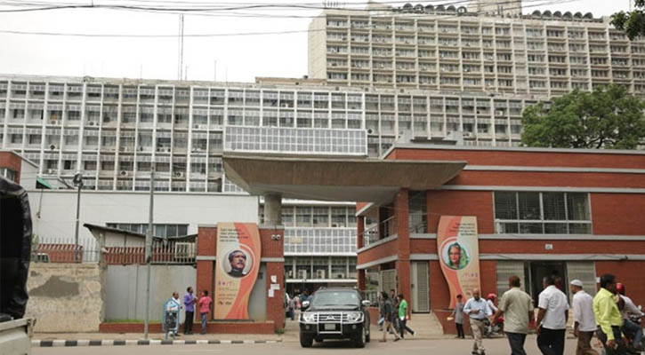 চার দফা দাবিতে স্মারকলিপি প্রদান সচিবালয় কর্মকর্তা-কর্মচারীদের