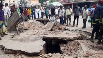 ড্রেনের ভেতর বিস্ফোরণে মা-ছেলেসহ তিন পথচারী আহত