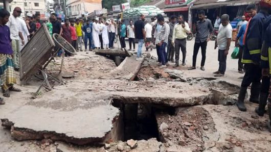 ড্রেনের ভেতর বিস্ফোরণে মা-ছেলেসহ তিন পথচারী আহত