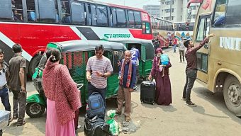 ঈদযাত্রায় সড়কে প্রাণ গেলো ৩৯০ জনের