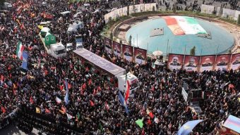 ইরানি কমান্ডার ও বিজ্ঞানীদের জানাজায় লাখো মানুষের ঢল