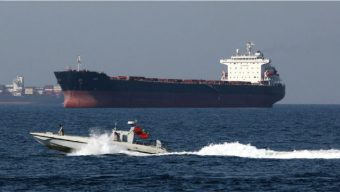 হরমুজ প্রণালি বন্ধ করে দেওয়ার হুমকি ইরানের