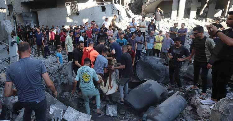 ইরানের সাথে চলছে যুদ্ধ, থেমে নেই গাজায় হামলা