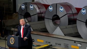 ইস্পাত ও অ্যালুমিনিয়ামে দ্বিগুণ শুল্ক বাড়ালেন ট্রাম্প