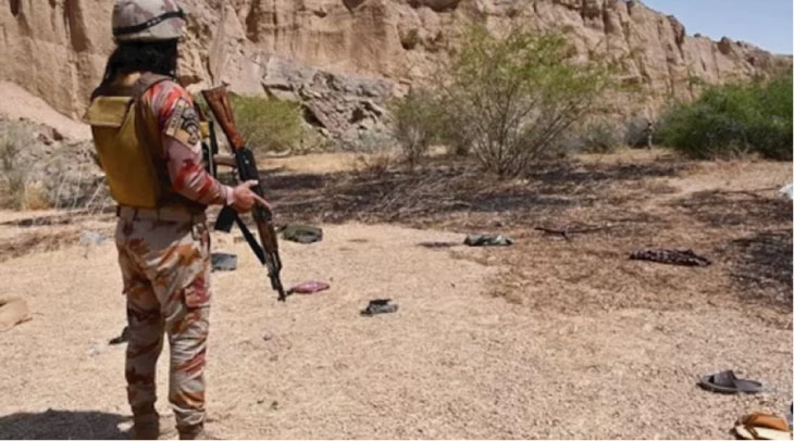 পাকিস্তানে আত্মঘাতী হামলায় ১৩ সেনাসদস্য নিহত