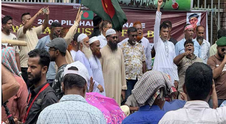 যমুনা ঘেরাওয়ের হুমকি দিলেন চাকরিচ্যুত বিডিআররা