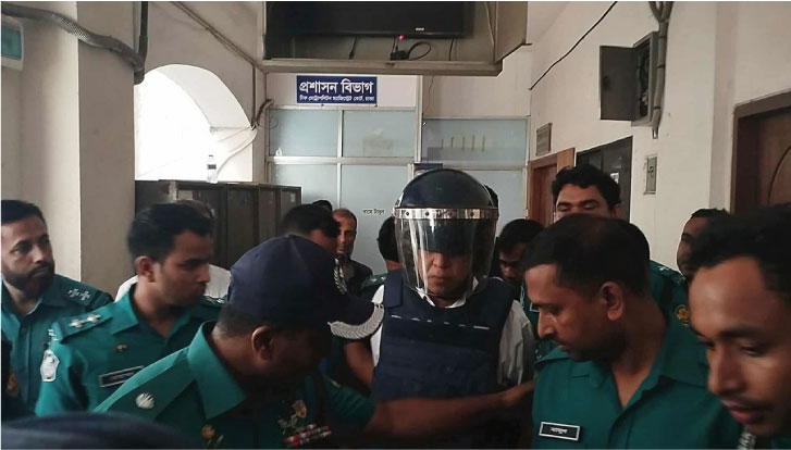 ক্ষমতার লোভ শেখ মুজিবও সামলাতে পারেননি