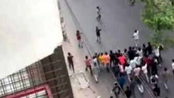 ঢাবির বঙ্গবন্ধু হলের গেটে ককটেল বিস্ফোরণ!