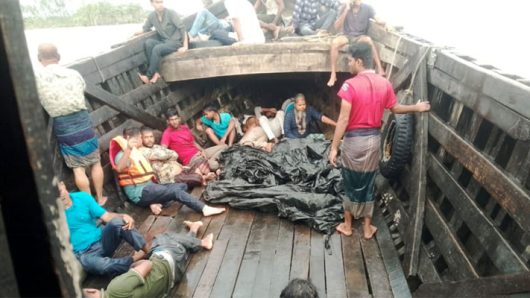 মেঘনায় ৩৯ যাত্রী নিয়ে ডুবে গেলো ট্রলার, ২ মরদেহ উদ্ধার