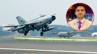 বিধ্বস্ত হওয়ার আগমুহূর্তে কন্ট্রোল রুমে যোগাযোগ করেন পাইলট