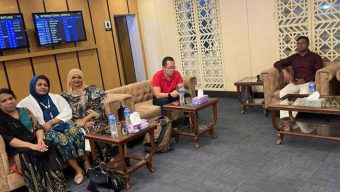 চিকিৎসকদের সহায়তা করতে ঢাকায় সিঙ্গাপুরের জ্যাক