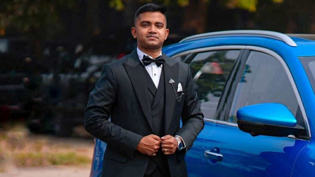 বিধ্বস্ত বিমানের পাইলট ফ্লাইট মারা গেছেন