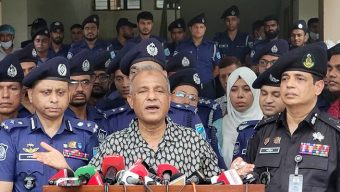 অবৈধ অস্ত্র উদ্ধারে আইনশৃঙ্খলা বাহিনী তৎপর রয়েছে : স্বরাষ্ট্র উপদেষ্টা