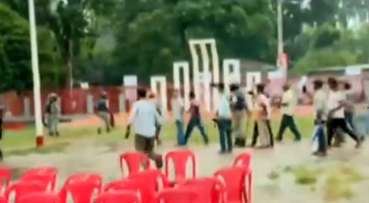 গোপালগঞ্জে এনসিপির সমাবেশ মঞ্চে নিষিদ্ধ ঘোষিত ছাত্রলীগের হামলা