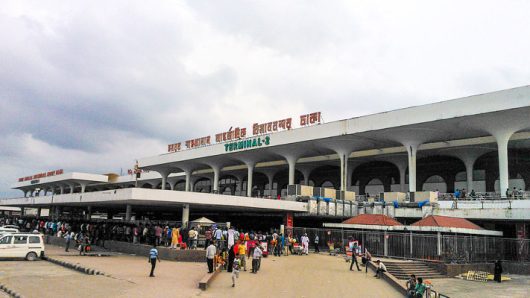 ডিবি পরিচয়ে প্রবাসীর মালামাল ও টাকা লুট