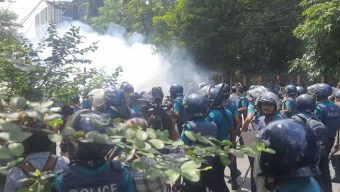 যমুনায় যাওয়ার পথে প্রকৌশল শিক্ষার্থীদের সঙ্গে পুলিশের ধাওয়া পাল্টা