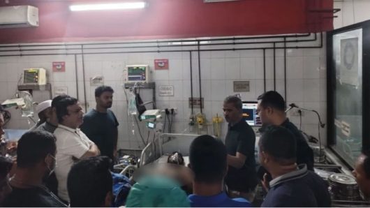 নুরকে দেখতে গিয়ে প্রতিরোধের মুখে আসিফ নজরুল