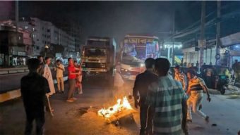 ঢাকা-ময়মনসিংহ সড়ক অবরোধ