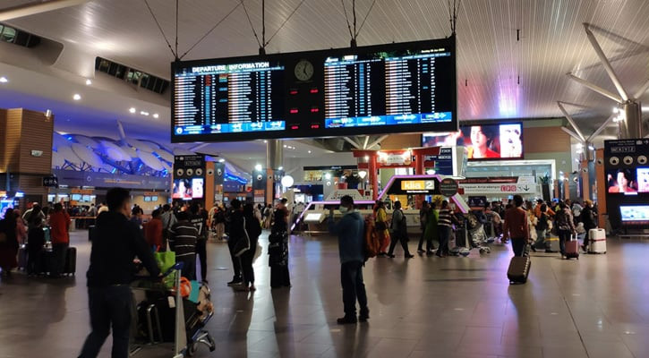 কুয়ালালামপুরে আটকে দেয়া হলো ৯৮ বাংলাদেশিকে