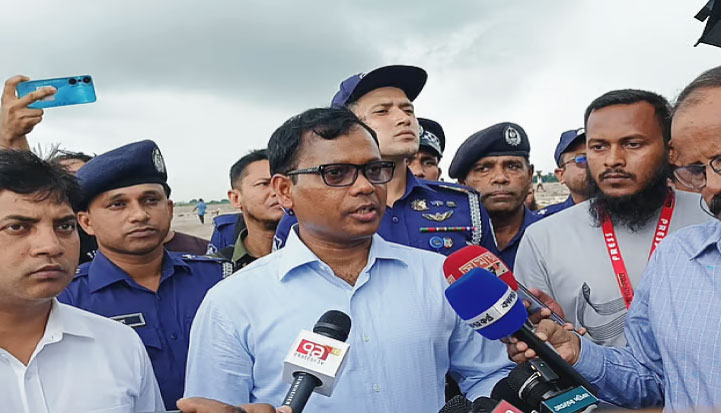 সিলেটে পাথর লুটকারীদের হুঁশিয়ারি নতুন ডিসির