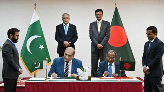 বাংলাদেশ-পাকিস্তানের মধ্যে এক চুক্তি ও পাঁচ সমঝোতা স্মারক স্বাক্ষর