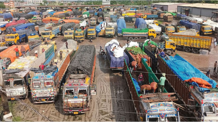 প্রায় ৫ মাস বন্ধের পর তিন দিনে দুই হাজার টন পেঁয়াজ প্রবেশ