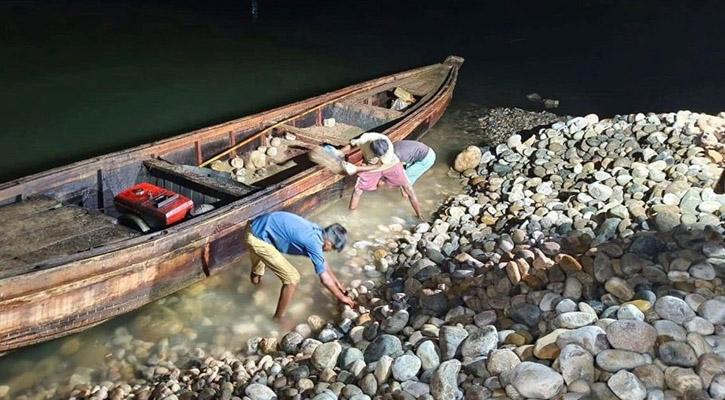 সাদাপাথর লুটে আরও ৫ জন আটক