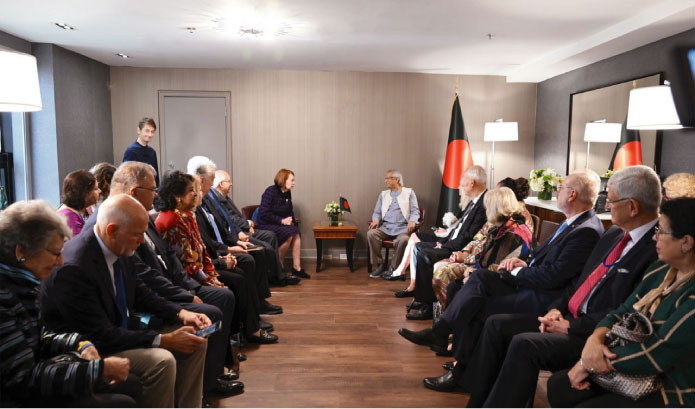 সাবেকরা জানালের ড. ইউনূসকে সমর্থন!