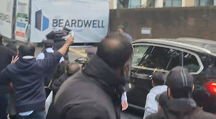 লন্ডনে উপদেষ্টা মাহফুজ আলমের ওপর হামলার চেষ্টা আওয়ামী লীগের