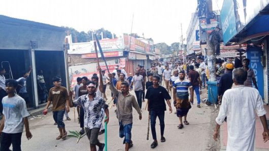 সংসদীয় আসন পুনর্বিন্যাসের প্রতিবাদে থানা ভাংচুর